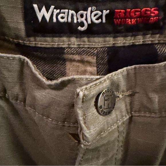 Wrangler Riggs Workwear Flannel Lined Cargo Pants Men’s 36x34 Khakis - Picture 4 of 7